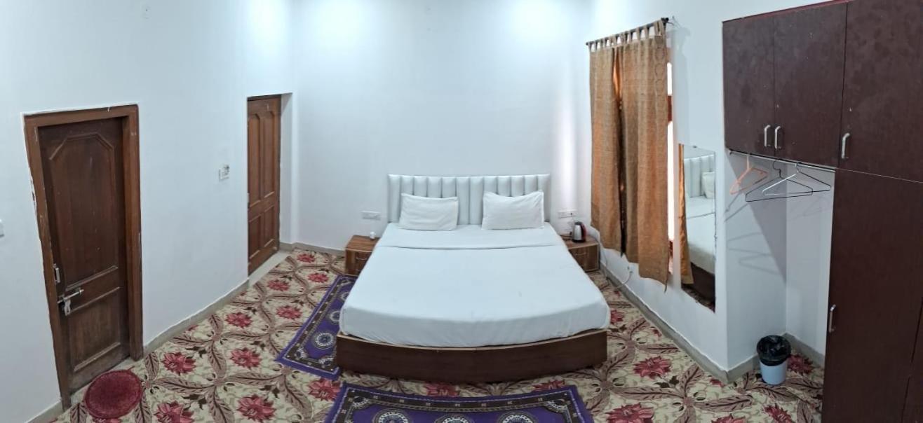 The Paradise Homestay Varanasi